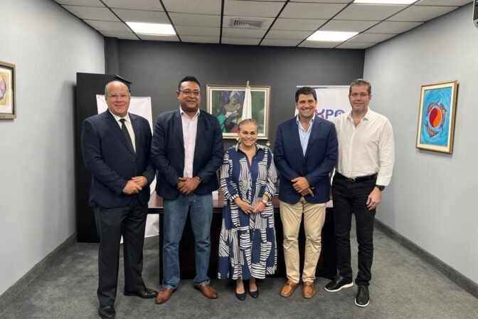 Alianza estratégica para impulsar negocios: Cámara de Comercio de Colón y Asociación de Usuarios de la ZLC firman convenio de colaboración para la Expo Feria Mundial 2025