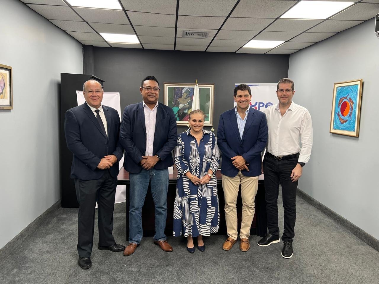 Alianza estratégica para impulsar negocios: Cámara de Comercio de Colón y Asociación de Usuarios de la ZLC firman convenio de colaboración para la Expo Feria Mundial 2025