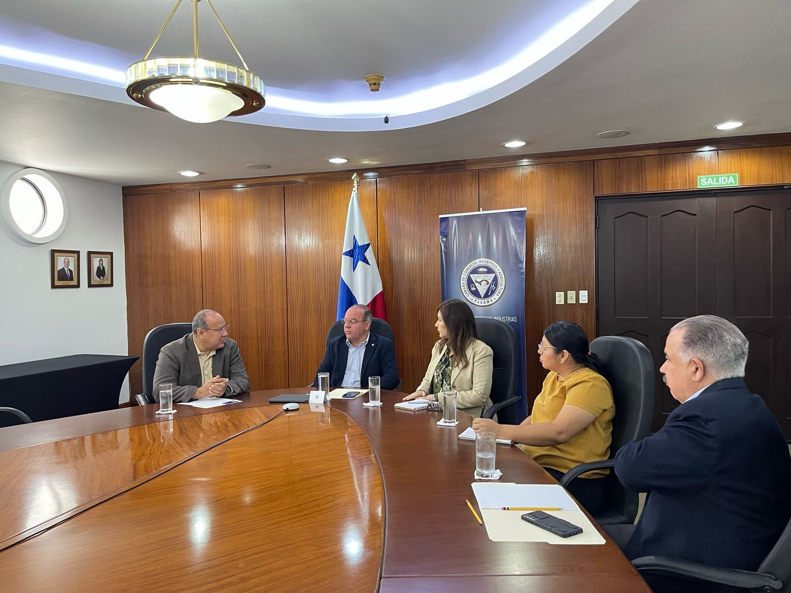 Alianza estratégica entre la Expo Feria Mundial ZLC 2025 y la Cámara de Comercio, Industrias y Agricultura de Panamá